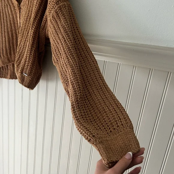 Hollister Chunky Knit Soft Cardigan Camel Medium Brown V-Neck Sweater - Picture 4 of 7
